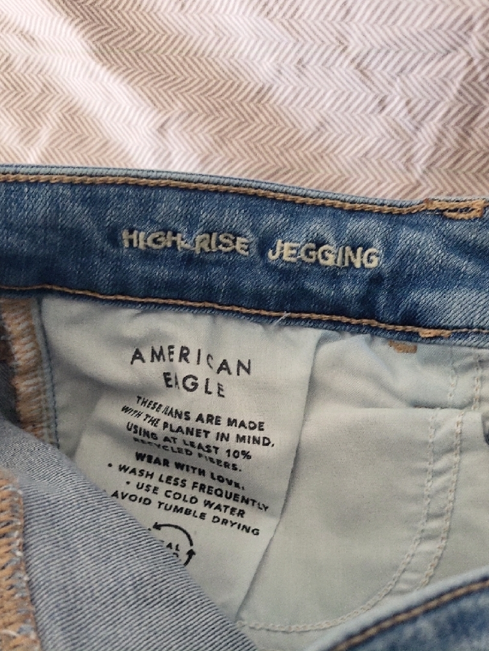 American Eagle Outfitters Light Blue Distressed Ankle Skinny Jeans - Picture 3 of 5